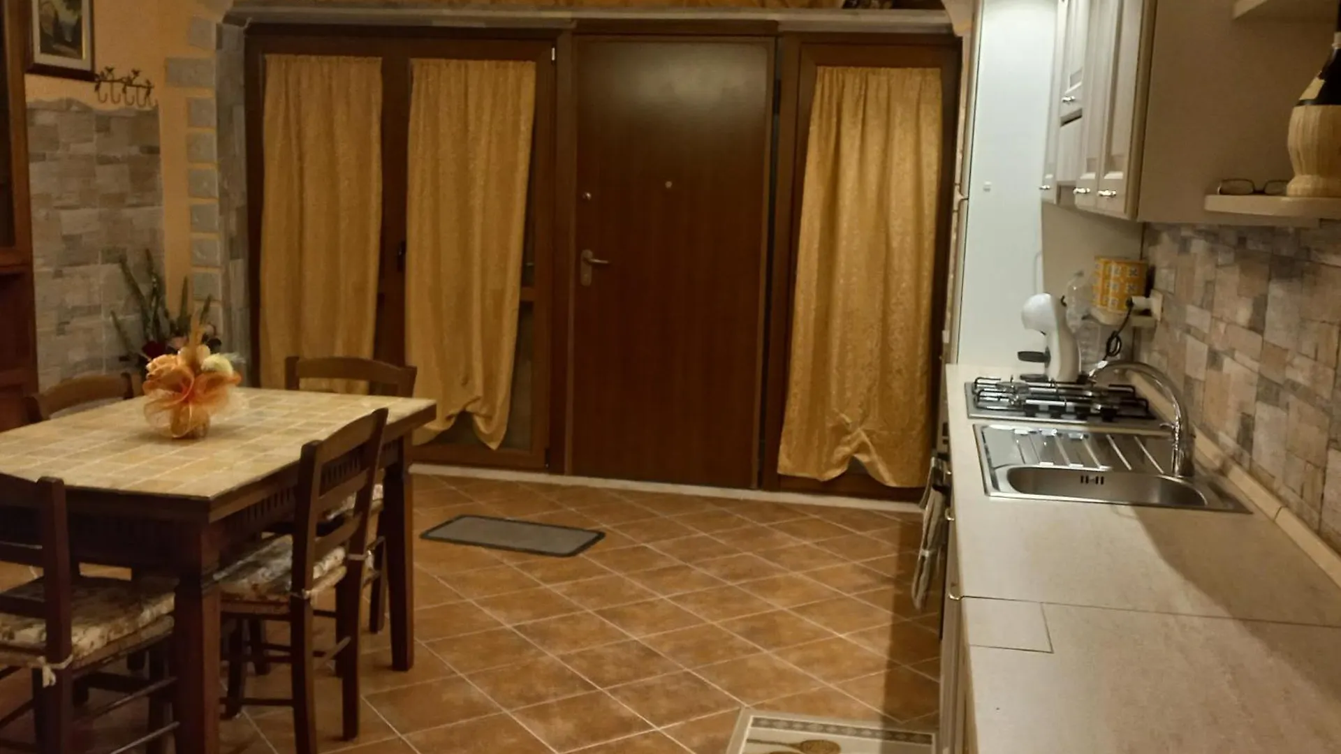 La Casa Del Glicine Apartment Mortaiolo